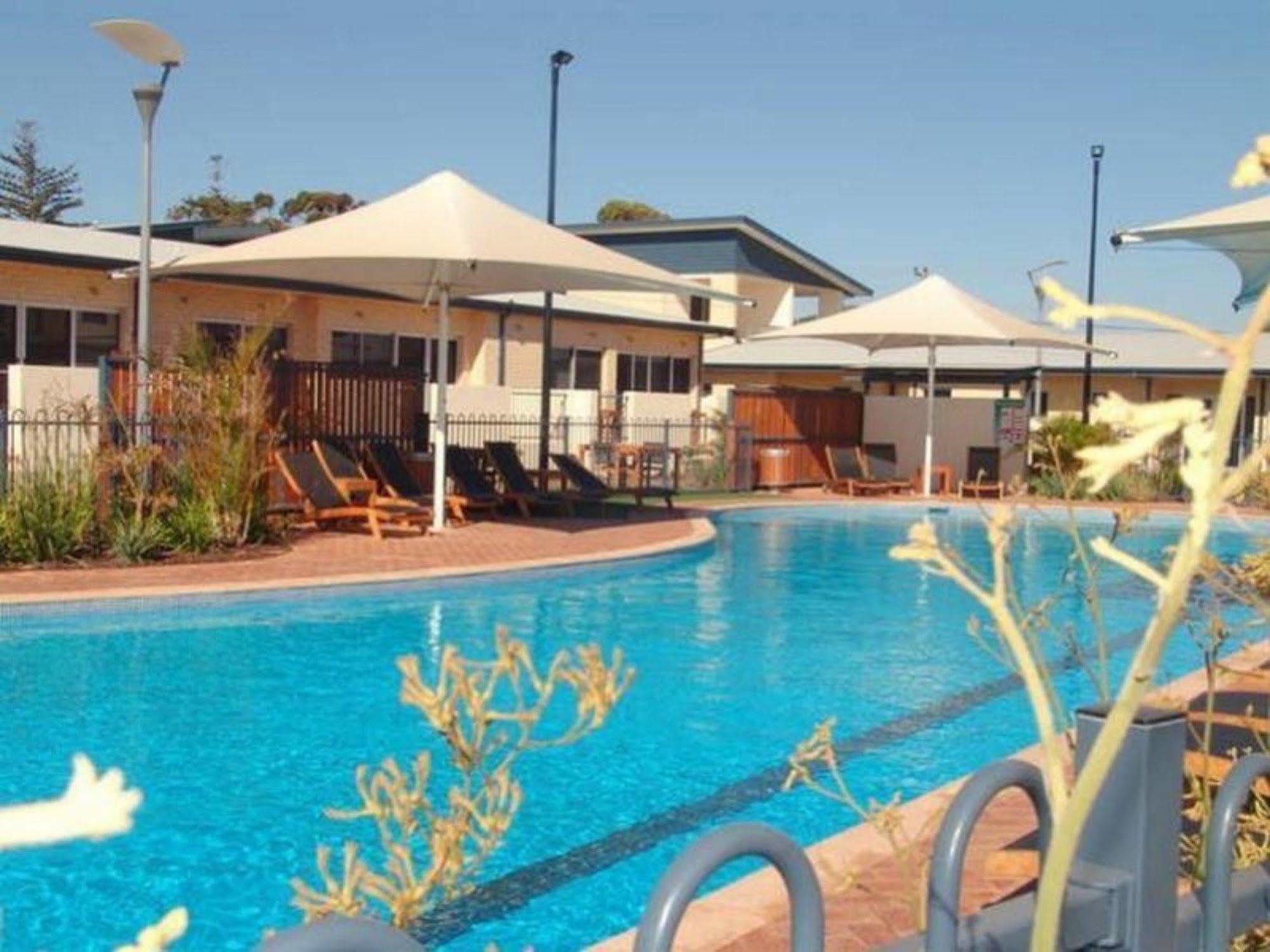 Broadwater Mariner Resort Джералдтон Екстериор снимка